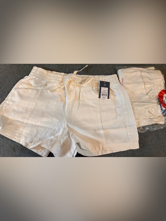Universal Thread Pants - 2 pairs Universal Thread White Elastic Waist Shorts with Drawstring